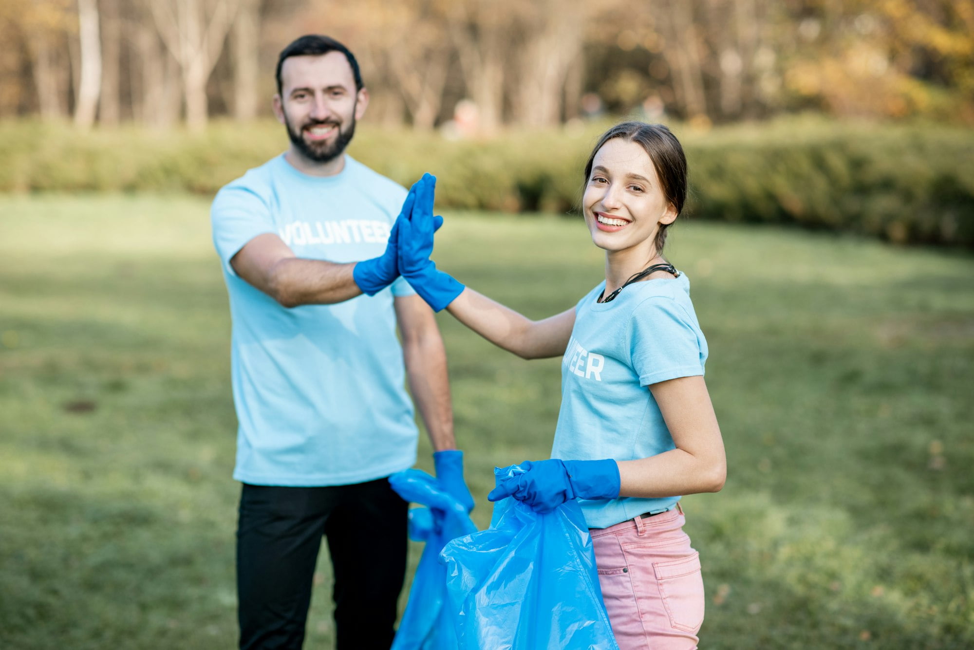 Happy volunteers in the paark